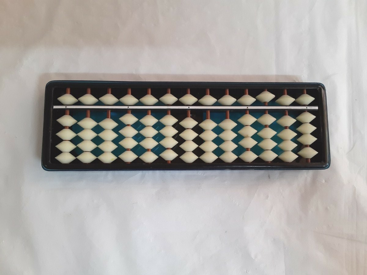 ☆そろばん☆プラスチック☆横 約 17cm☆ 縦 約 5cm 高さ 1.5cm☆拍卖