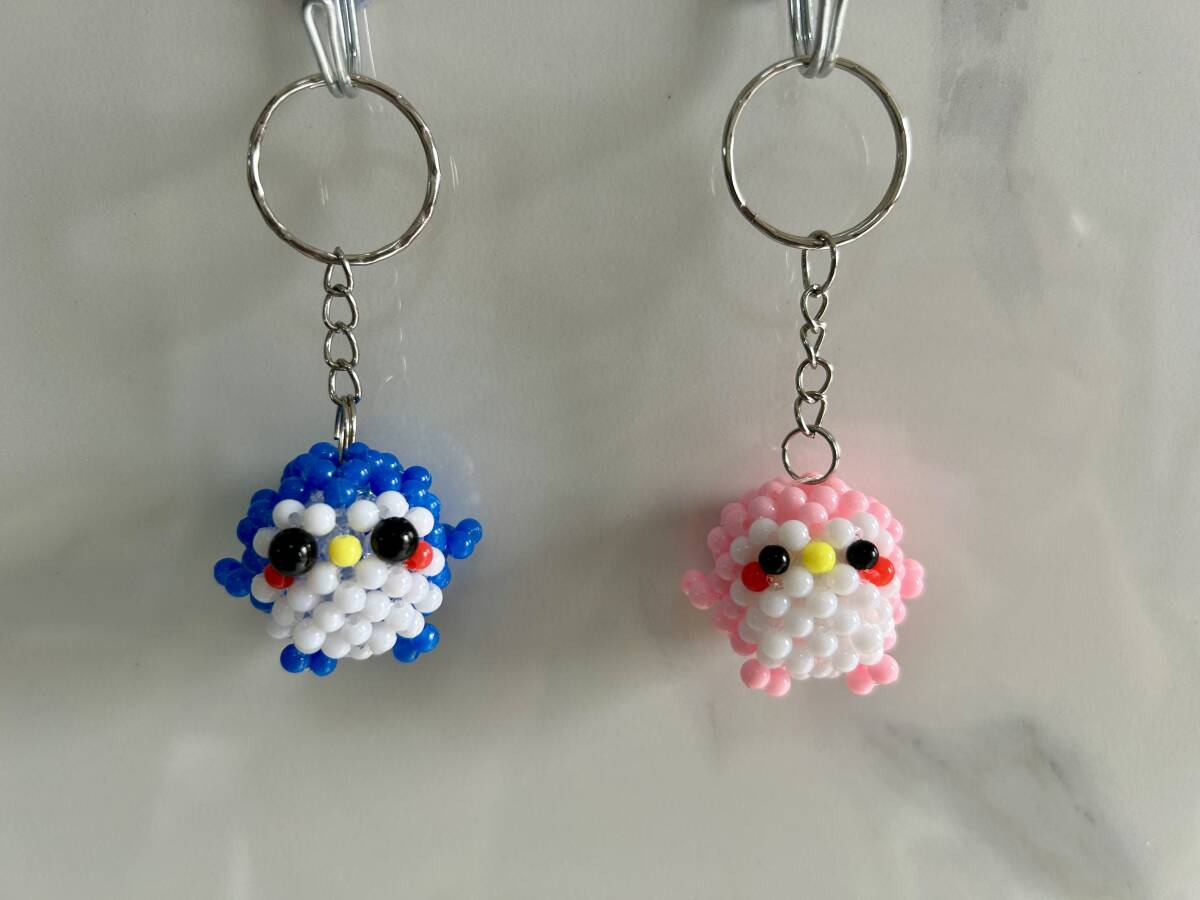 ★ビーズハンドメイド 携帯ストラップ 子供ペンギン2体 その1拍卖