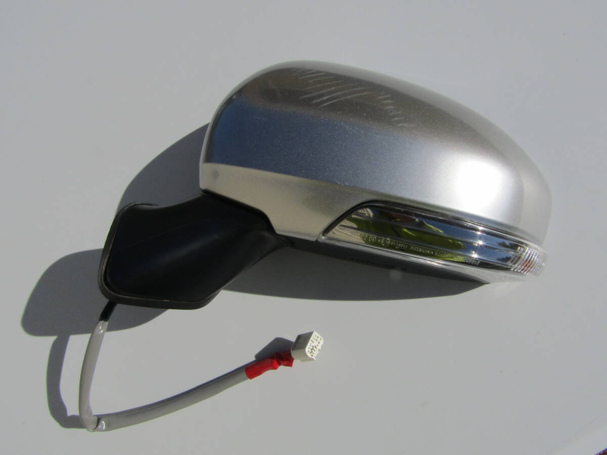30 プリウス 純正 左 ドアミラー サイドミラー 7ピン シルバー ZVW30 ■■ 13011302拍卖