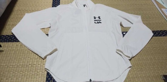 【新品】アンダーアーマー ナイロンジャケット S 白拍卖