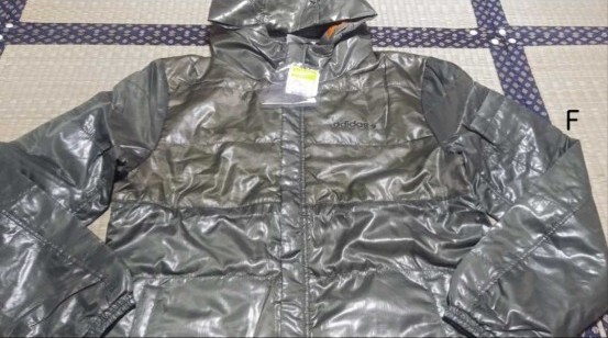 《新品》アディダス パーカー付中綿ウインドジャケット グリーンカーキ M拍卖