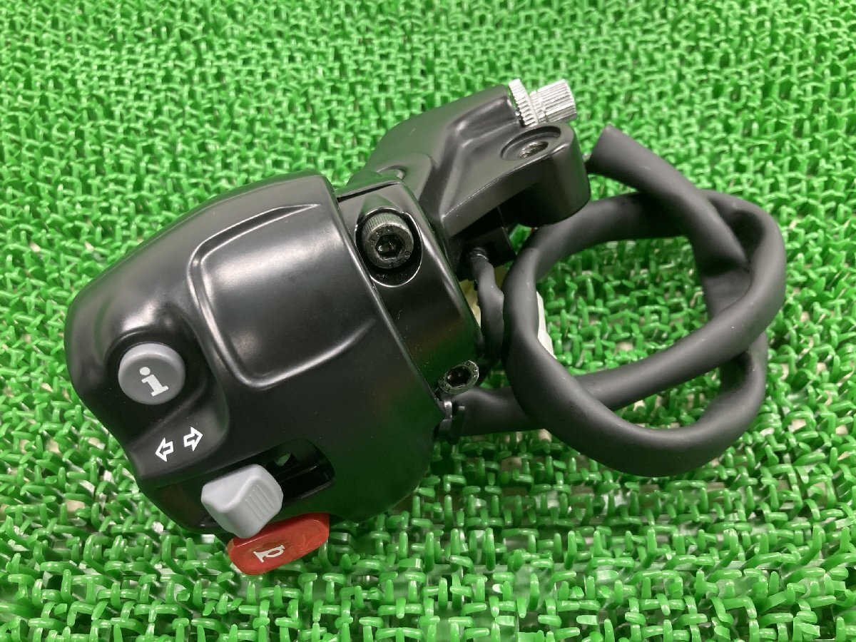 ボンネビルT120 ハンドルスイッチ 左 ZAG507 トライアンフ(TRIUMPH) 純正 中古 トライアンフ スピードトリプル1050 コンディション良好拍卖