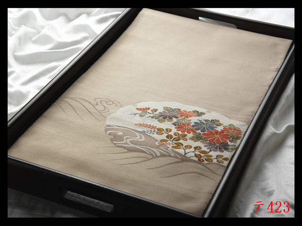 蔵【テ423】厳選逸品 雪輪秋花紋 潤色地 気品豊かに 正絹純金糸太鼓柄高級美術袋帯 ◇検簪着物名古屋帯和装小物帯締め拍卖