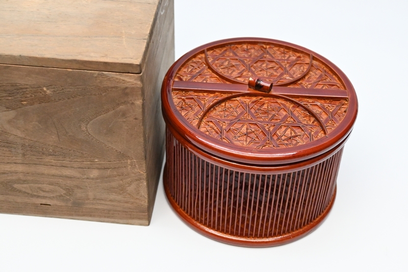 菓子器 ■ 竹細工 蓋裏網代 春慶塗 丸型 ■ 天然木 茶道具 超稀 木箱入り ■拍卖