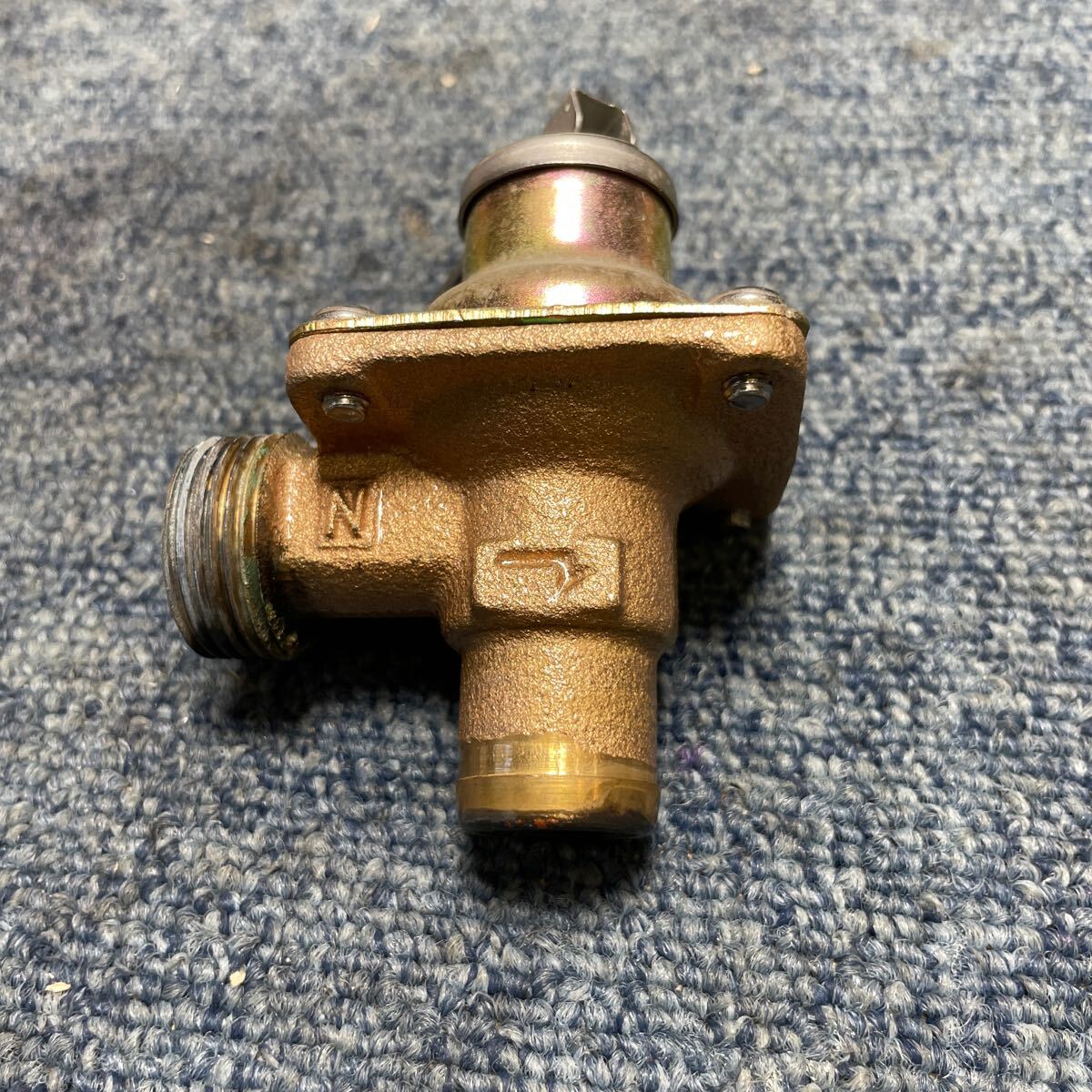 ジャンク 温水機器用逃し弁 KA-201E 20mm 兼工業 安全弁 調整弁 減圧弁 給湯機 貯湯式 ボイラー 給湯器 エコキュート 拍卖