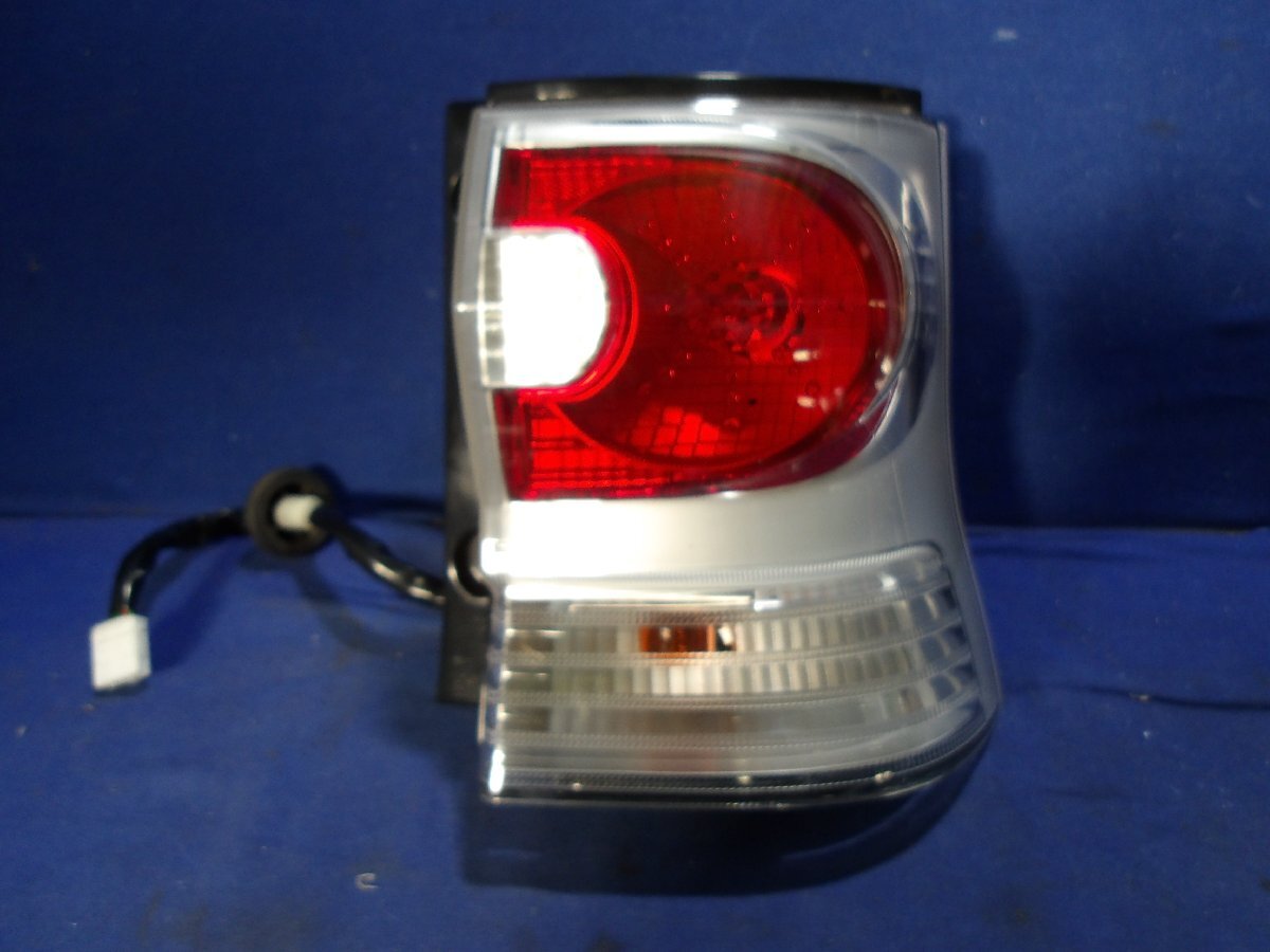【B】 ダイハツ タントカスタム L375S/L385S 純正 右テールランプ TOKAIDENSO 20507拍卖