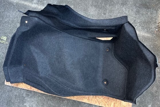 R35GT-R(CBA-R35)トランク内張り「右サイドパネル」拍卖