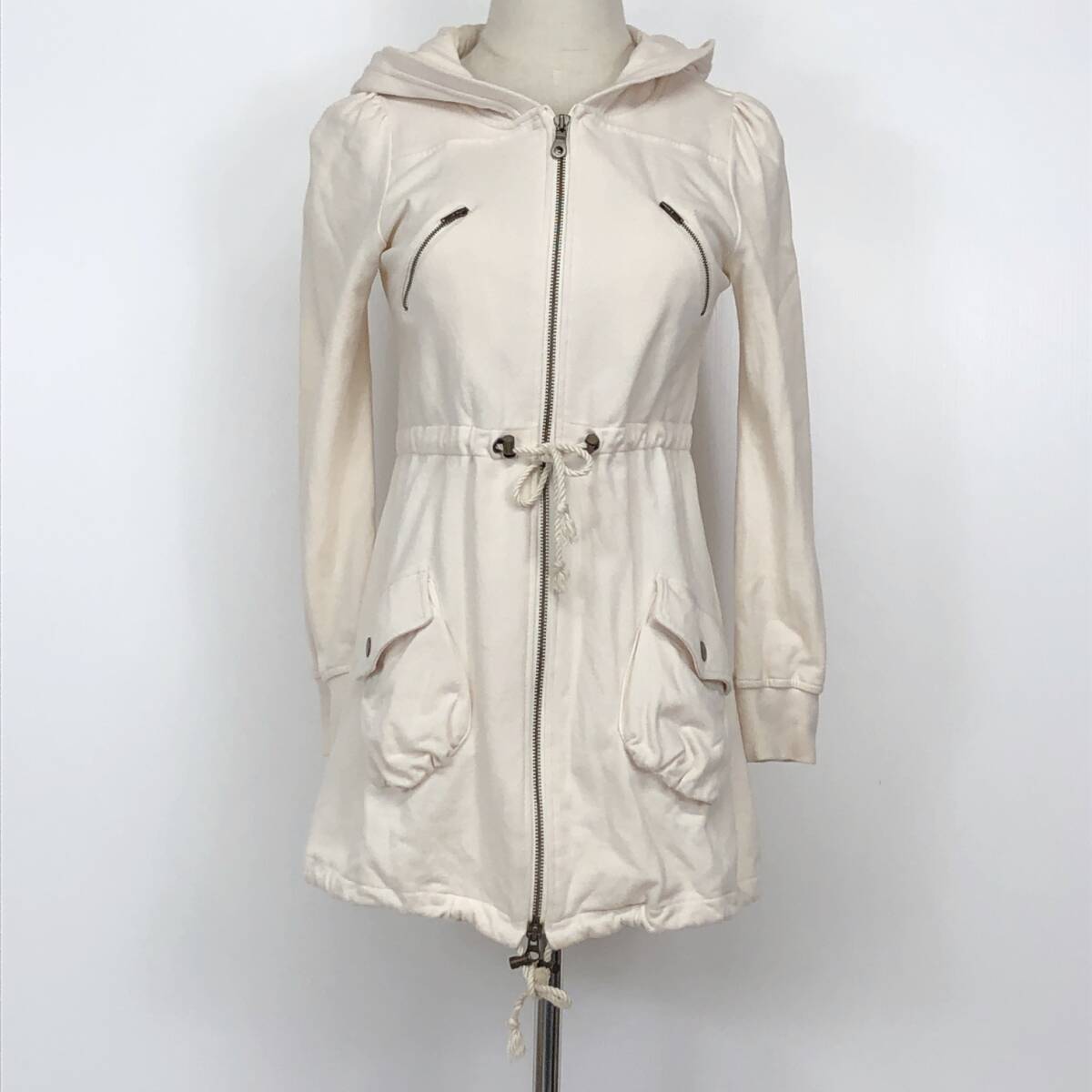 YX1133 apuweisr-riche レディース トップス パーカー 長袖 厚手 紐付 ジッパー アイボリー 綿素材含 シンプル カジュアル おしゃれ 春秋拍卖