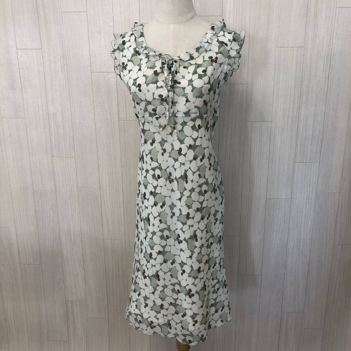 YX1525 22OCTOBRE レディース ワンピース ひざ丈ワンピース 袖無し 薄手 伸縮性 裏地 花柄 シンプル かわいい 涼しげ おしゃれ 夏拍卖