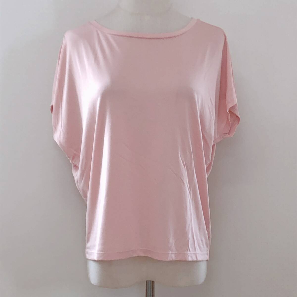 YX1537 美品 UNIQLO レディース トップス シャツ 半袖 薄手 伸縮性 丸首 M ピンク 桃 シンプル かわいい おしゃれ 涼しげ 夏拍卖