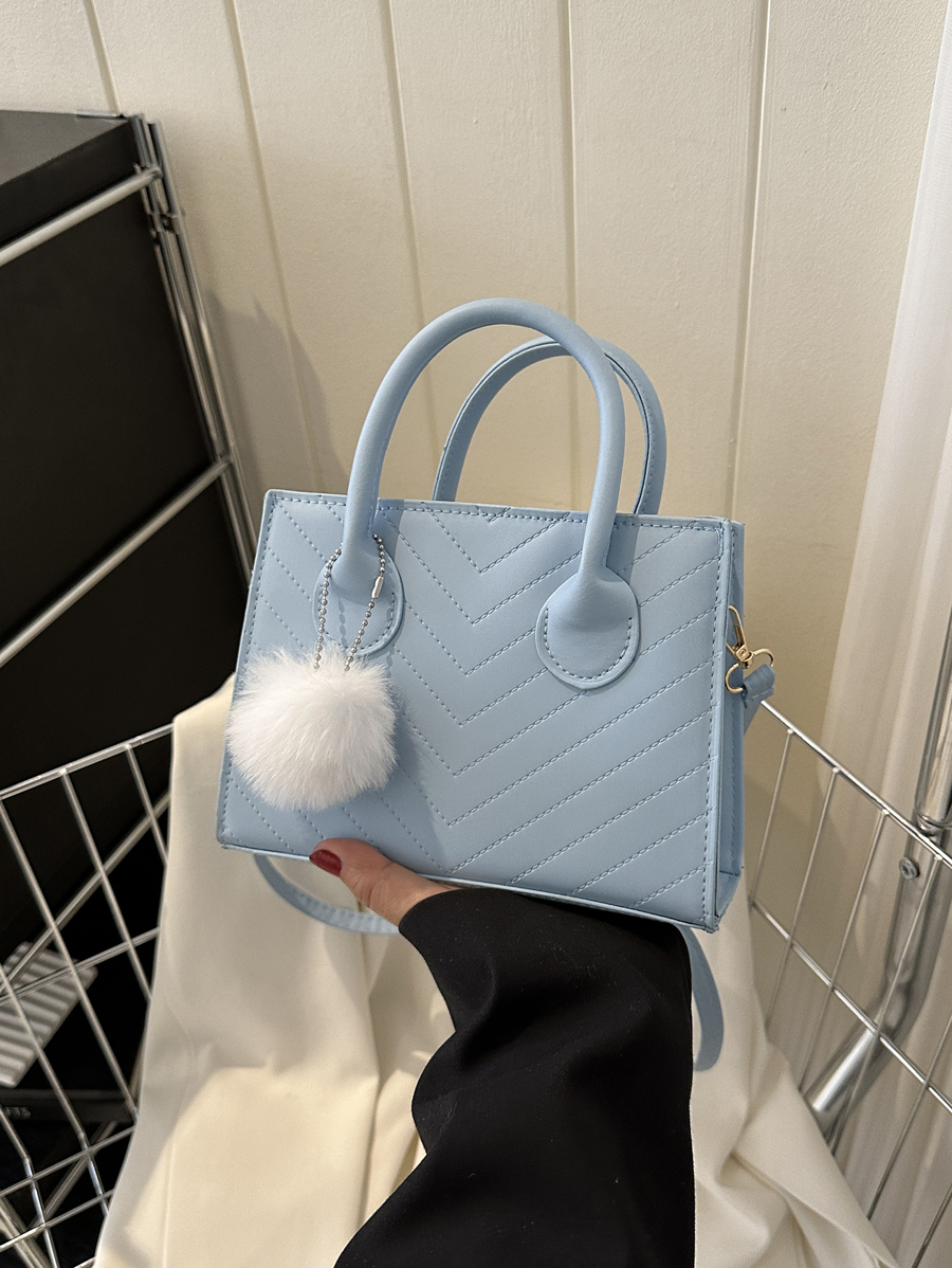 バッグ レディース ハンドバッグ ポンポン飾りがおしゃれなシンプルなクロスボディバッグ拍卖