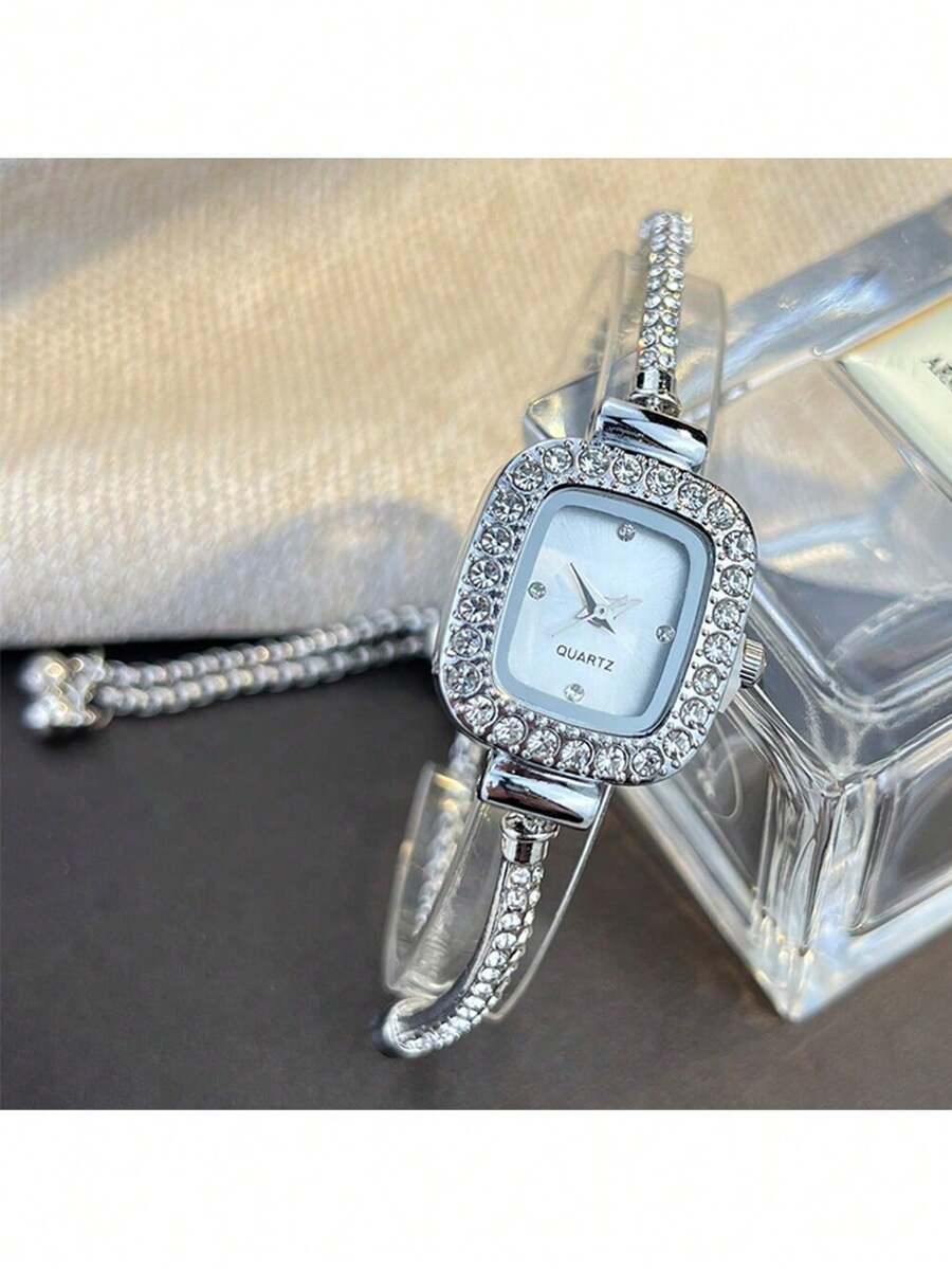 腕時計 レディース クォーツ ラインストーン装飾ブレスレット&スクエア型レディース腕時計 スタイリッシュ 学生へのギフトに最適拍卖