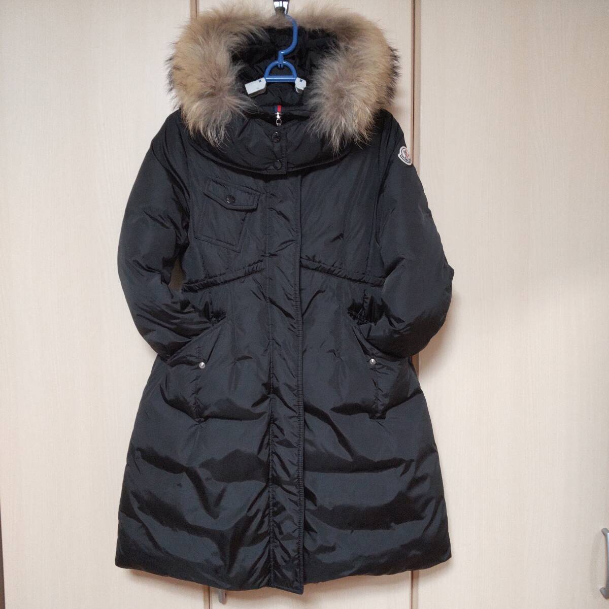 極美品 モンクレール ファランジェール MONCLER PHALANGERE ダウンコート/ファーフード 黒 ワンポイント 送料無料拍卖