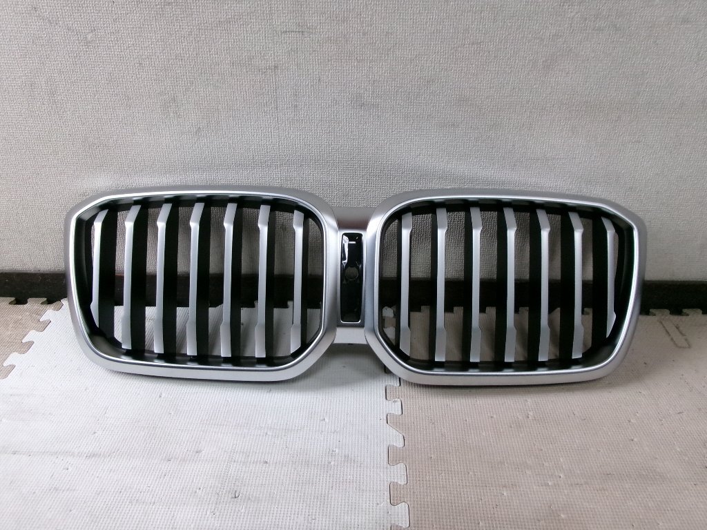 ① BMW X3 グリル G01  51 13 5 A1A C56 未使用拍卖
