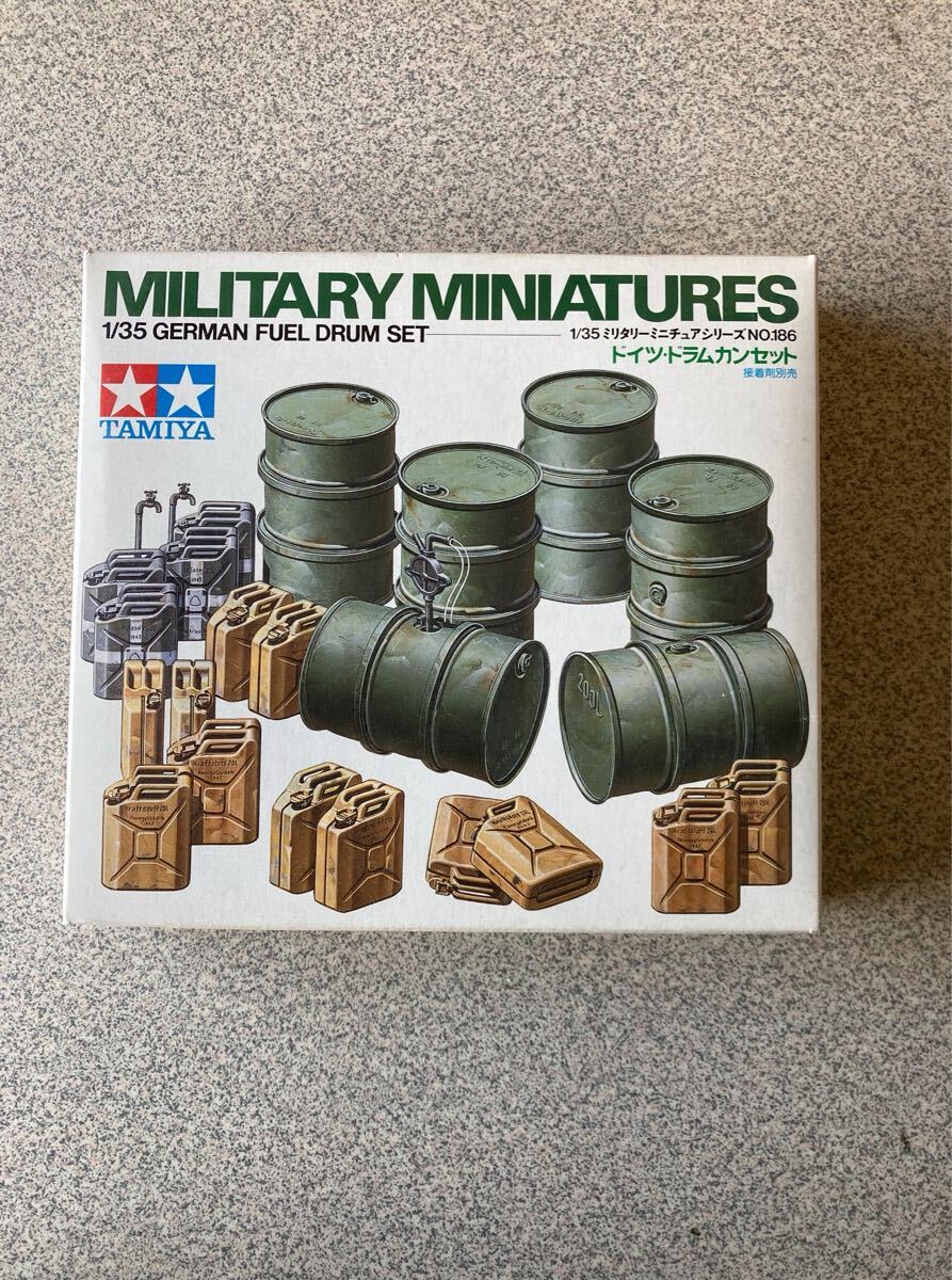 MILITARY MINIATURES1/35 GERMAN FUEL DRUM SET1/35ミリタリーミニチュアシリーズNO.186ドイツ・ドラムカンセットプラモデル当時物絶版拍卖