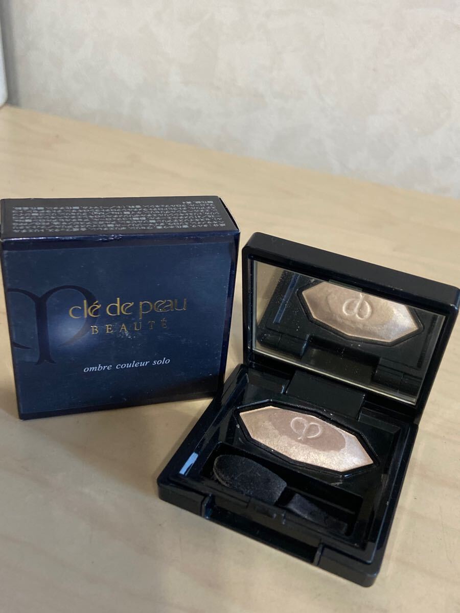 クレドポーボーテ オンブル クルールソロ103 アイシャドー 定価3800円 未使用に近いお品物 アイシャドウ 定形外郵便は290円拍卖