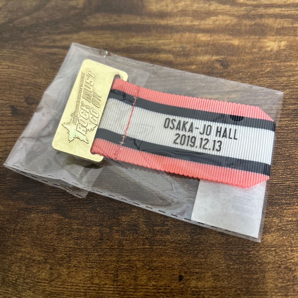 ★激安★ 新品 当時物 矢沢永吉 オフィシャル YAZAWA レア 入手困難 会場限定 ピンバッジ ROCK MUST GO ON 2019 ピンク拍卖