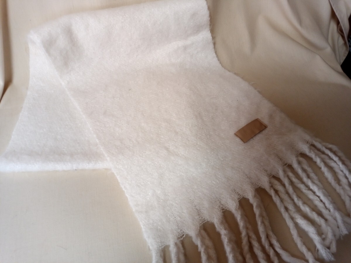 11027 ★★ Chico フリンジ付きマフラー ストール ふわふわ拍卖