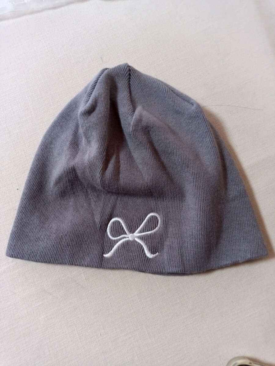 11045 ★★ CHICO チコ リボン刺繍 ビーニー ニット帽 定価4000円 グレー系 新品拍卖