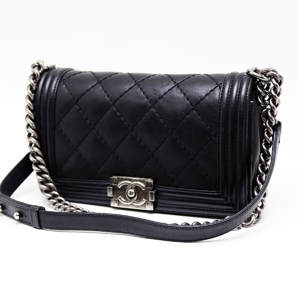 中古品 シャネル マトラッセ ボーイシャネル25 チェーンショルダーバッグ ワイルドステッチ ラムスキン ブラック 18番台拍卖
