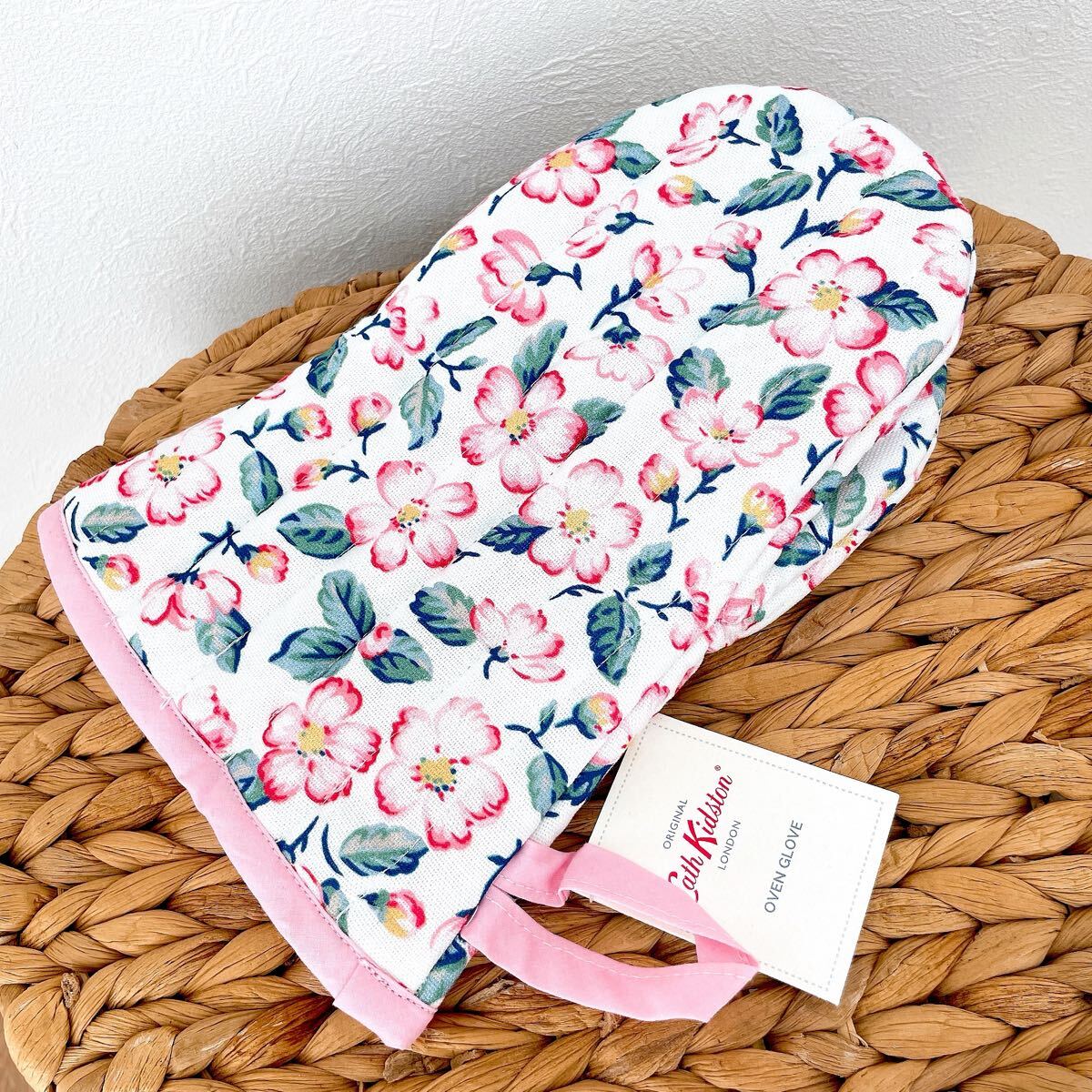 ★新品★キャスキッドソン 鍋つかみCath Kidston なべつかみ オーブン グローブ ミトン キッチンミトン花柄フラワー ピンク赤レッド拍卖
