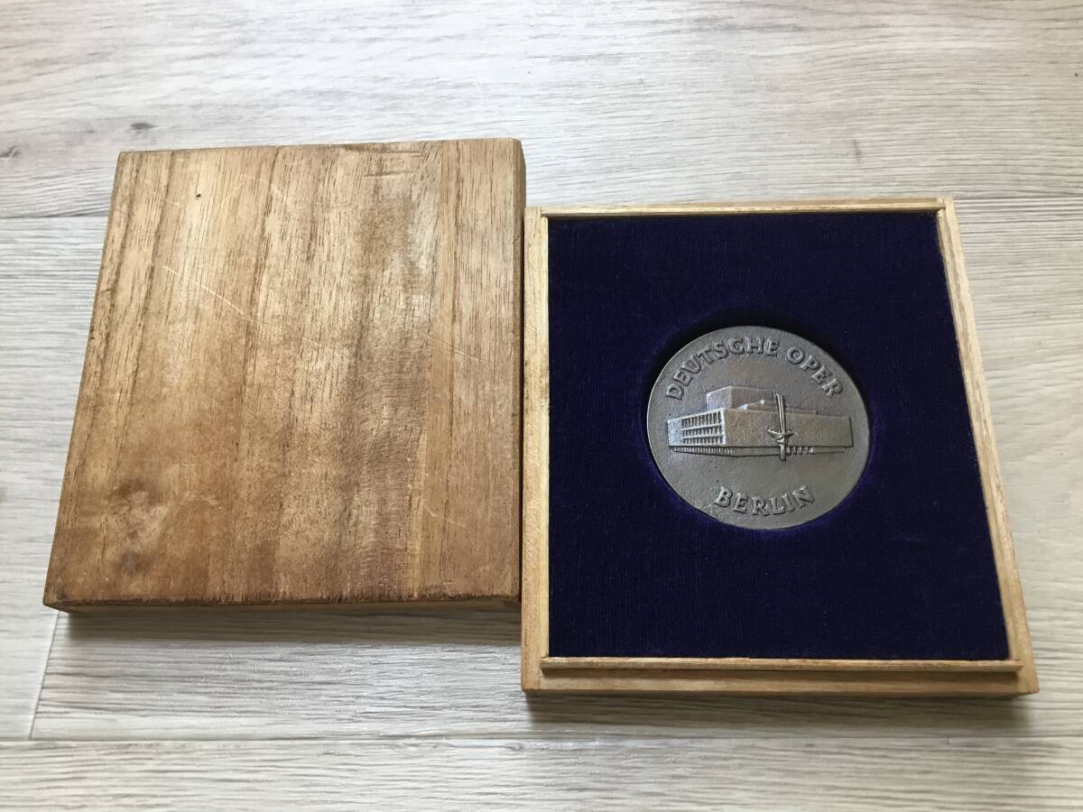 ベルリン ドイツ オペラ 1963 TOKYO 東京 メダル 箱付き拍卖