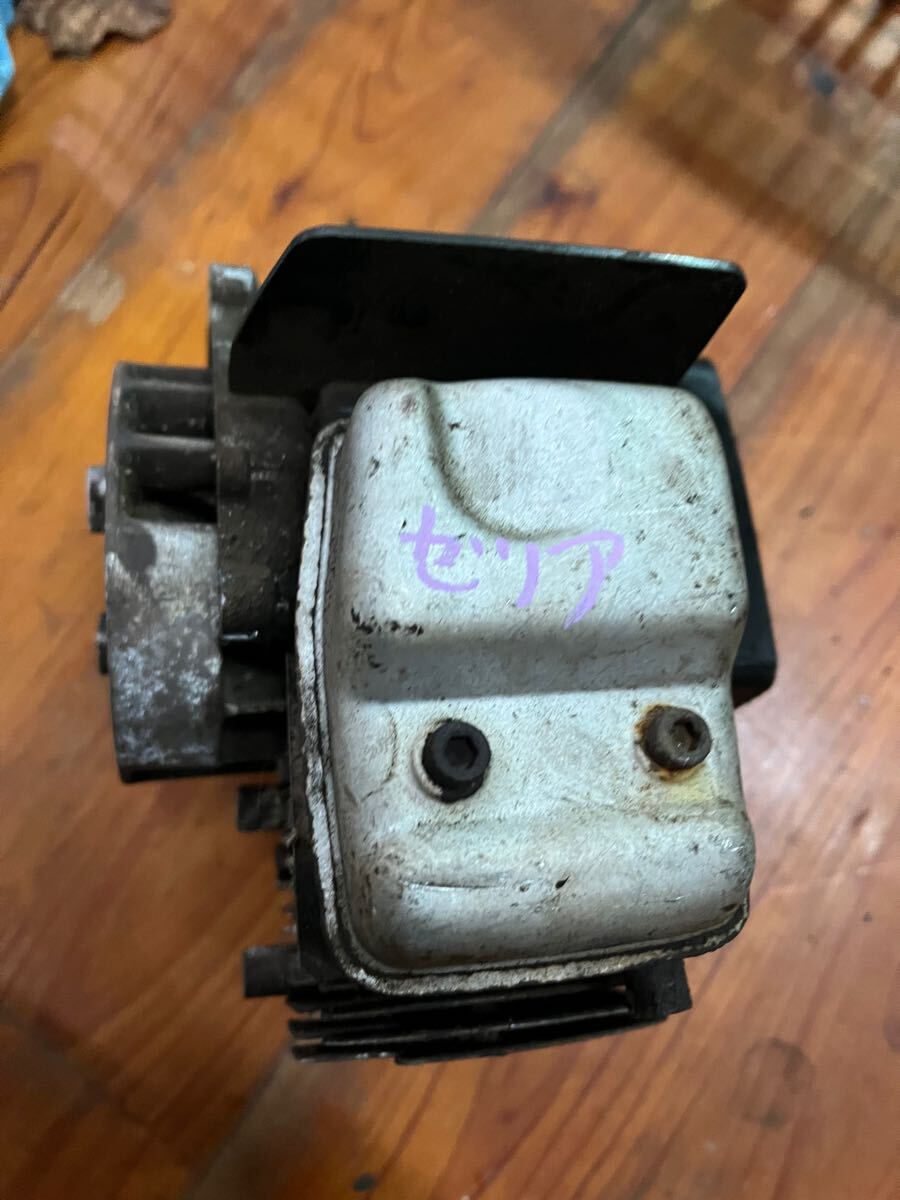 草刈機刈払機 部品パーツ エンジン 部品取り用 エンジン始動未確認 エンジン固着 フライホイールまわりません ジャンク 部品取りに拍卖