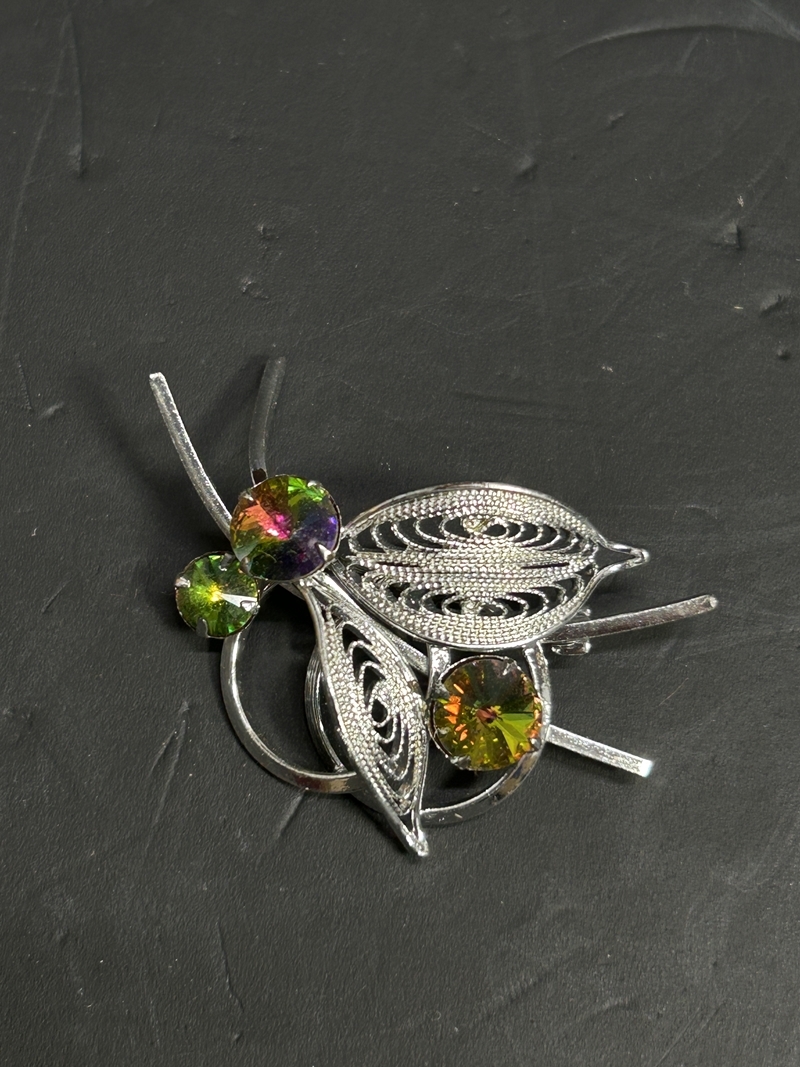 ● コレクター必見 レディース アクセサリー ブローチ 銀色 キラキラ ファッション 小物 ワンポイント コレクション my275拍卖