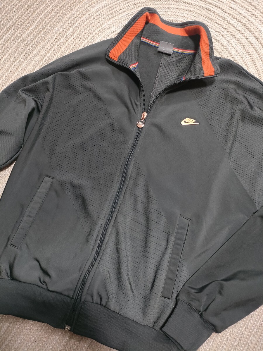美品 NIKE ナイキ メタルプレート ジャージ ジャケット L グレー メンズ ユーズド 古着 拍卖