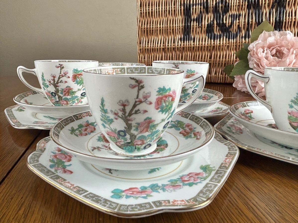 英国ヴィンテージ Colclough コルクラフ トリオ ティーセット カップ ソーサーケーキプレート シュガーボウル 4客 計13ピース拍卖