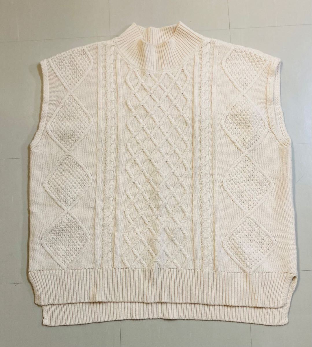 ニットベスト チョッキ オフホワイト フリーサイズ 大きめ あったか ノースリーブニット ノースリーブ セーター拍卖