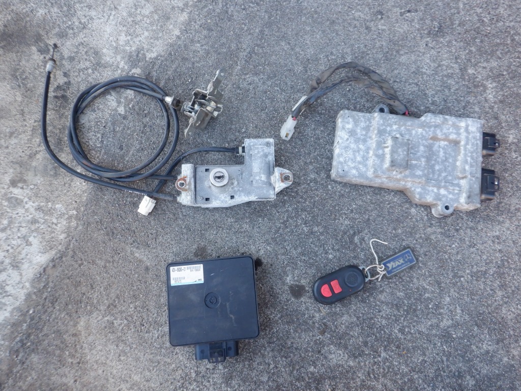 マジェスティ250 SG20J 純正キーセット 実働車外し! E 前期拍卖