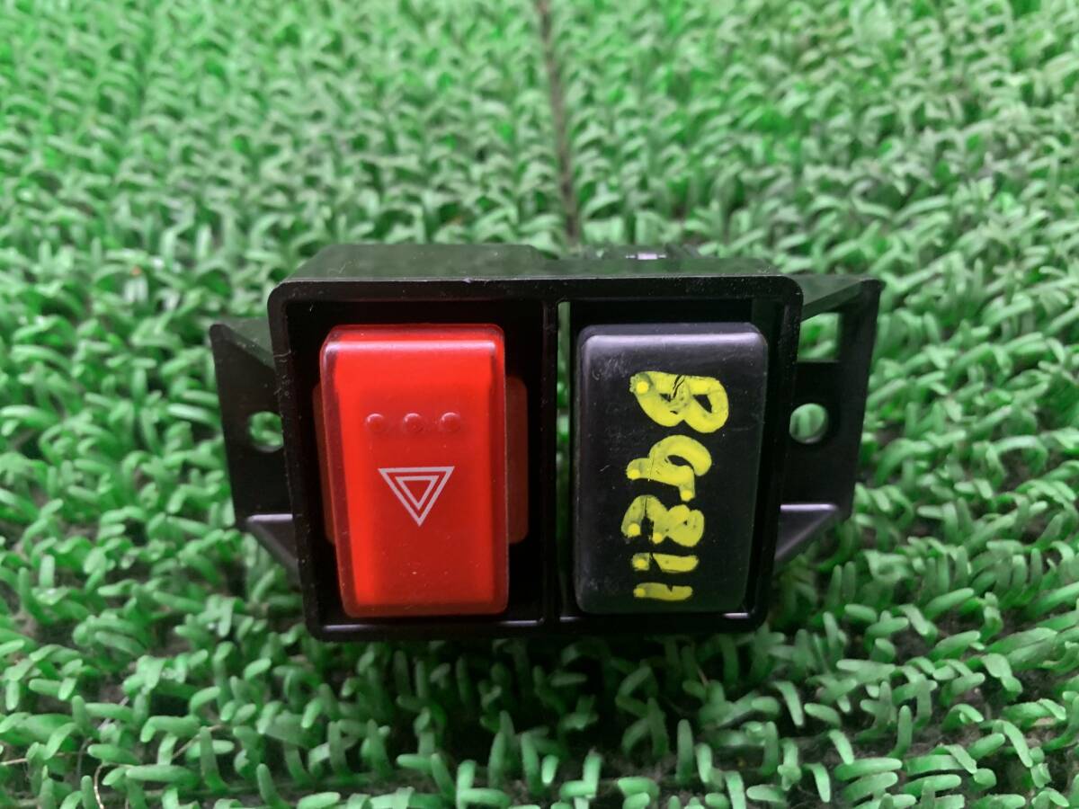 即決値段 動作OK Z1-1 日産 キューブ BGZ11 純正 ハザードスイッチ ハザード ハザート スイッチ ボタン非常停止拍卖