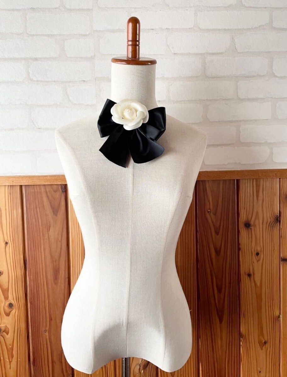 リボン 薔薇 コサージュ 黒 白 フォーマル セレモニー 装飾品 アクセサリー ブローチ 卒業式 入学式 corsage G拍卖