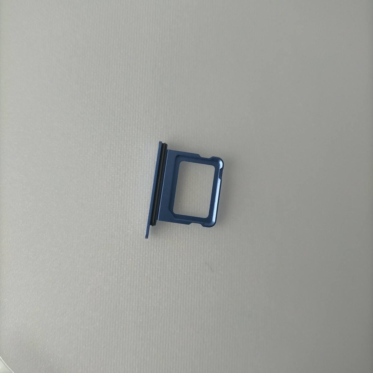 iPhone 16 plus ブルー SIM+SIMカードトレイ 拍卖