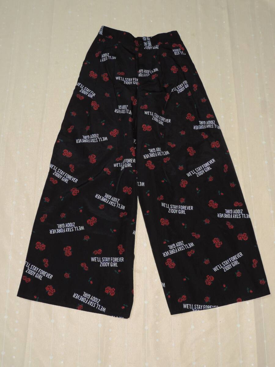 ♪ZIDDYのロゴとバラプリント裾広がりゆったりパンツ☆Fサイズ☆150~160センチくらい☆拍卖