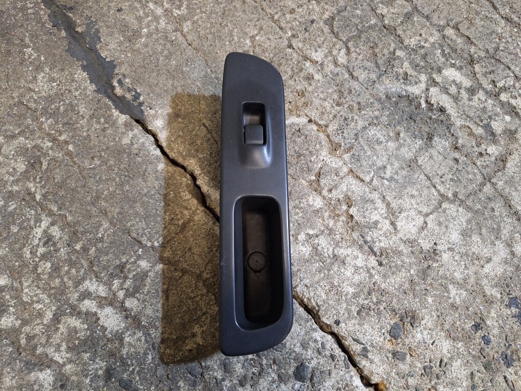 S14シルビア パワーウインドウスイッチ(助手席側)No.g2拍卖