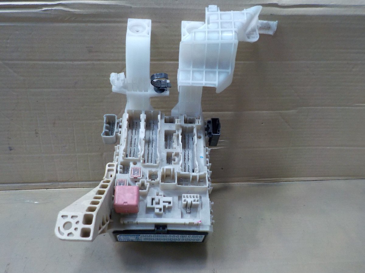 ★イストNCP110 ヒューズボックス 室内 純正【送料込み】拍卖