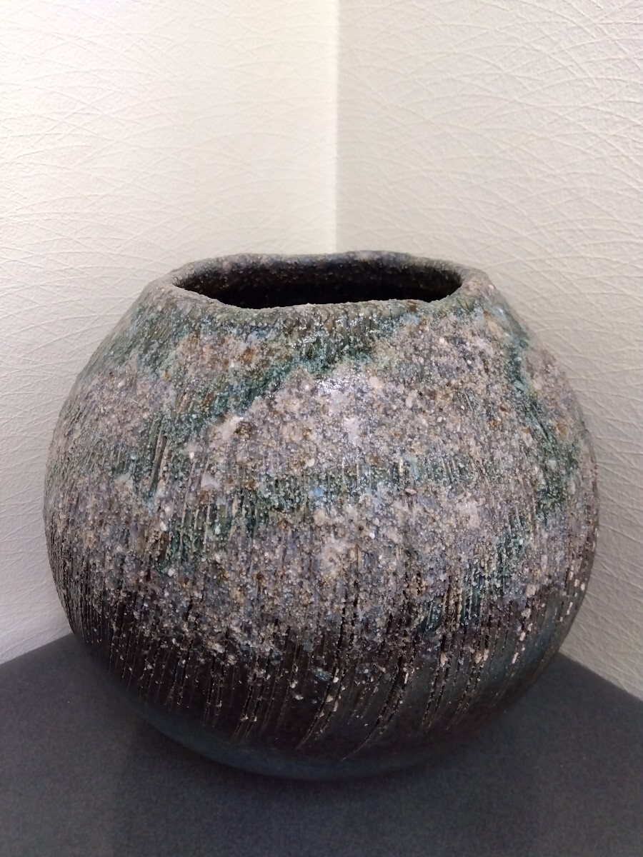 花瓶、花器、【兼山】、必要な方造花もつけます、グレー(灰色)とグリーン(緑)系の素敵な色味です、渋い色味なので鮮やかな花が映えます拍卖