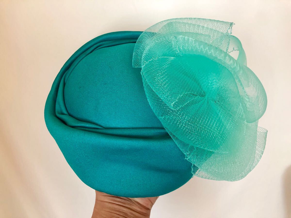希少!フランスパリヴィンテージショップ購入1960-1970年代大きなチュール花付ヘッドドレスハット帽子アクアブルー♪オブジェにも拍卖