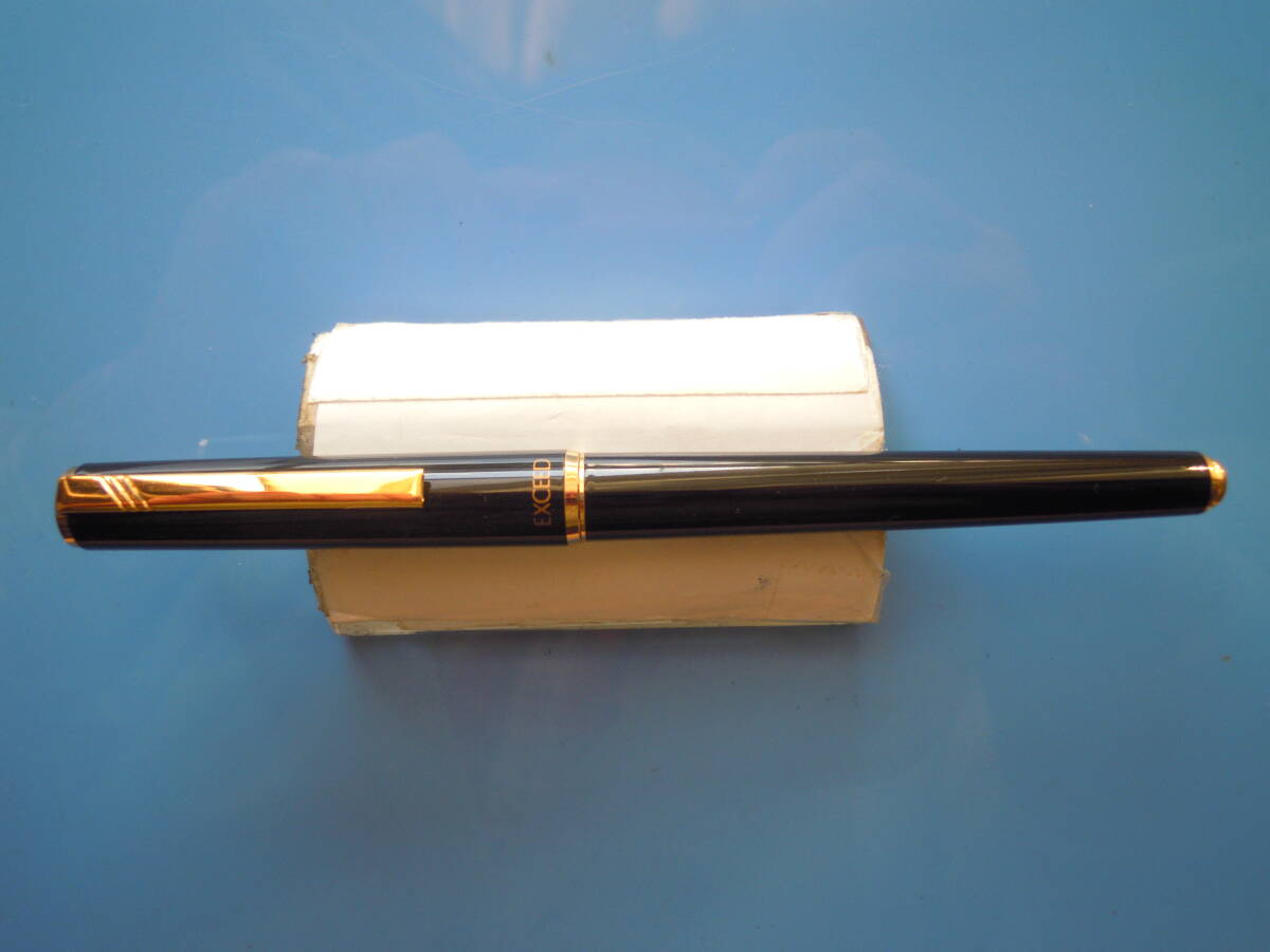③ 三菱 EXCEED 水性ボールペン ブラック軸&ゴールド装飾拍卖