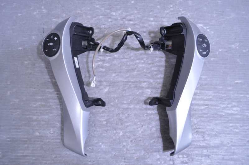 プリウス 前期(ZVW30) 純正 Panasonic パナソニック 破損無 取付OK 動作保証 ステアリングスイッチ 84250-47100 / 84250-47100 k088101拍卖