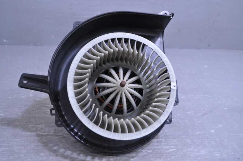 フォルクスワーゲン ポロ 後期(9NBTS) 純正 ブロアファンモーター ヒーターモーター k088372拍卖