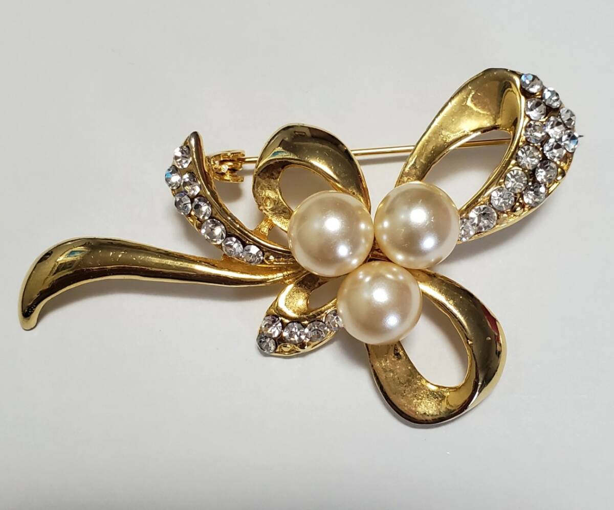 ラインストーン ゴールドカラー ブローチ レディース 17,2g きれいめ拍卖