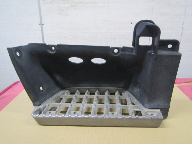 いすゞ エルフ NKR81EP H16年式 ■運転席側のキャビンのステップ右です。 中古 ★901111拍卖