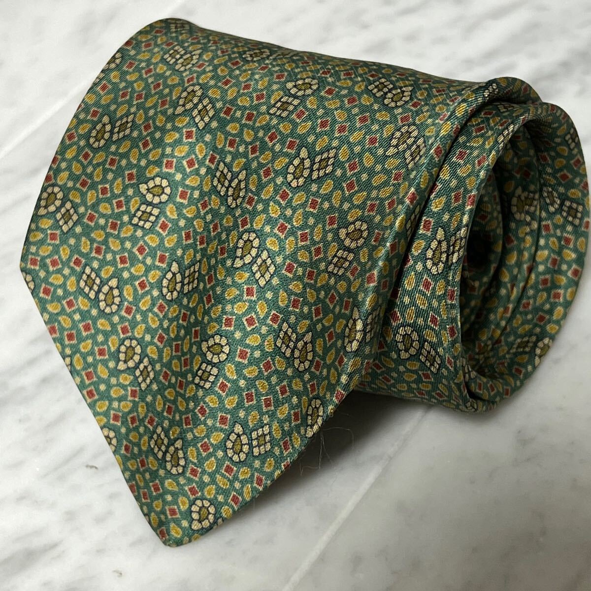 【美品】 999円~ Yves Saint Laurent ネクタイ グリーン ペイズリー柄 小紋 ドット (GREEN B5)拍卖