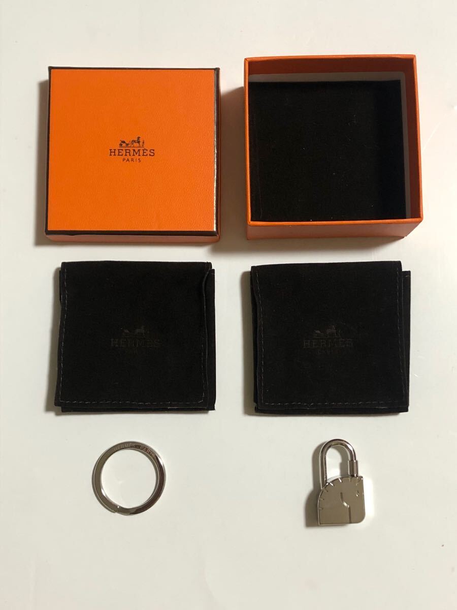 未使用 HERMES エルメス シュバル カデナ キーリング Cheval シュヴァル チャーム ホース キーホルダー シルバー パドロック拍卖