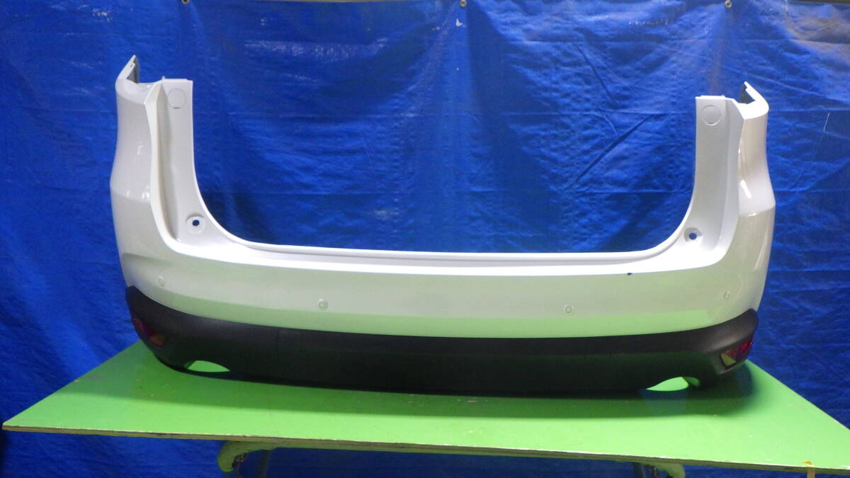 70115-1 CX-8 KG2P 前期 リアバンパー 白パール/25D 純正 中古 棚ショールーム拍卖