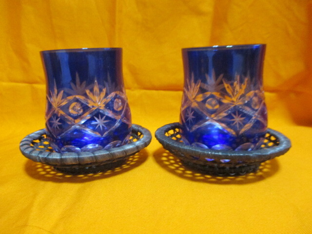 被せガラスブルー切子 昭和レトロ 剣菊文底 冷茶・ビールグラス 2個1組 茶托付拍卖