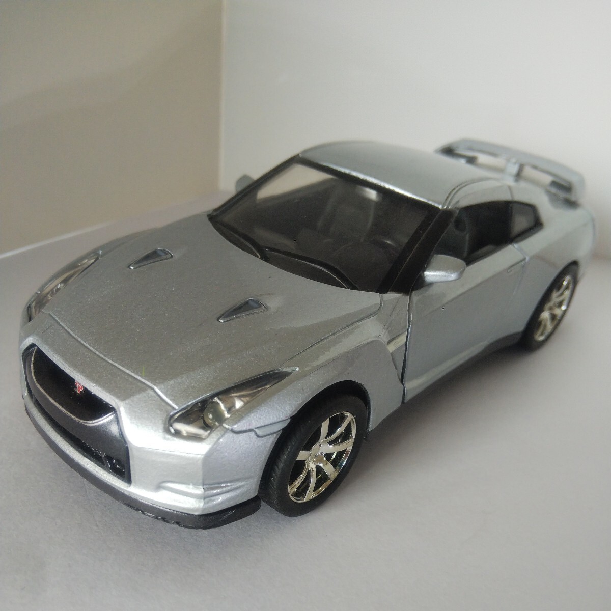 1/32 ミニカー プルバックカー スカイライン GT-R R35 サウンド&ライト拍卖